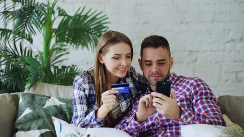 How To Choose The Right Bank As A Young Couple